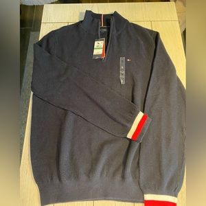 Tommy Hilfiger men’s L zippered v neck waffle knit sweater